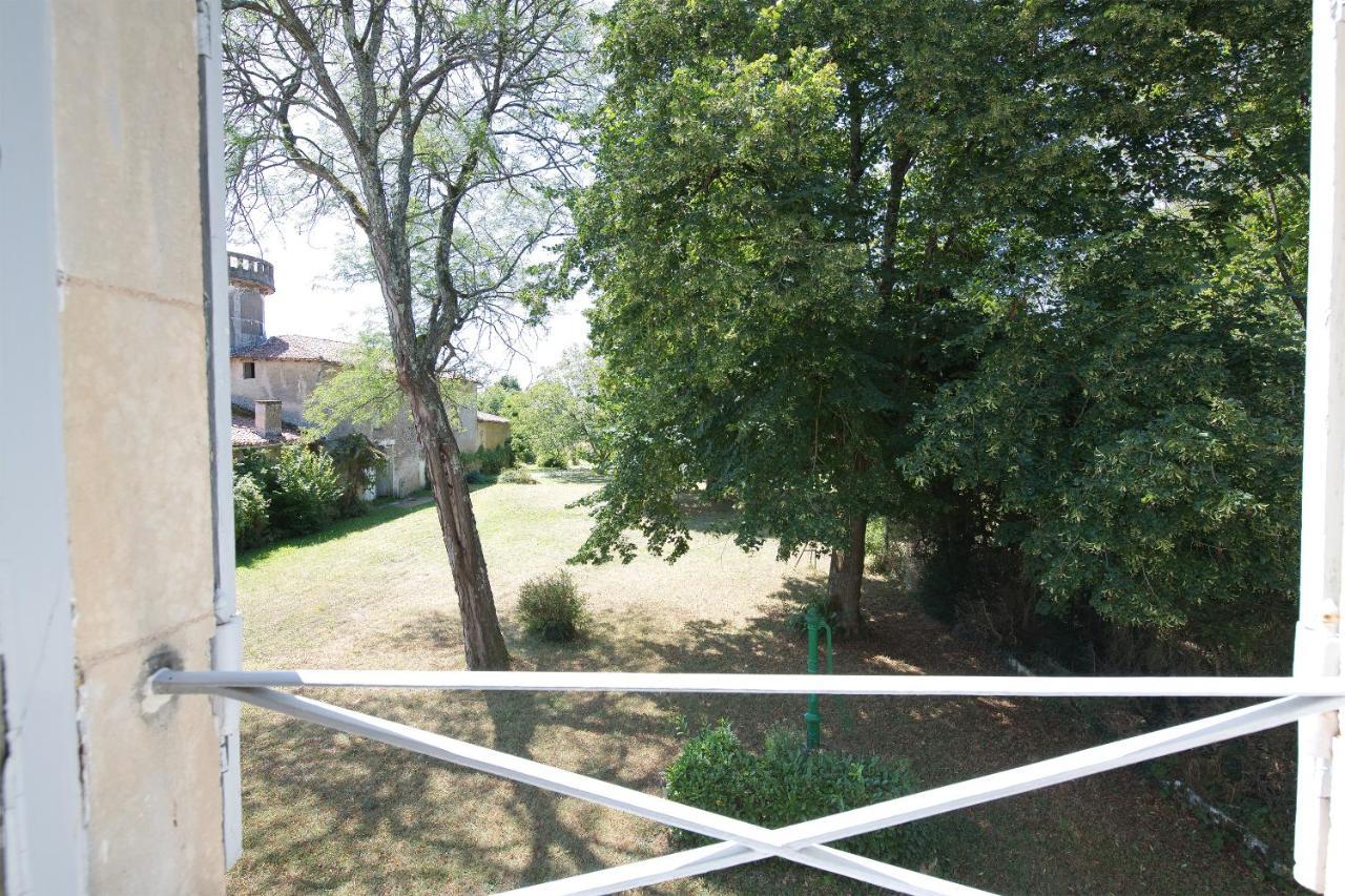 Chambres D'Hotes Montbron Luchapt Zewnętrze zdjęcie